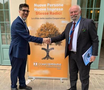 COOPERARE INSIEME